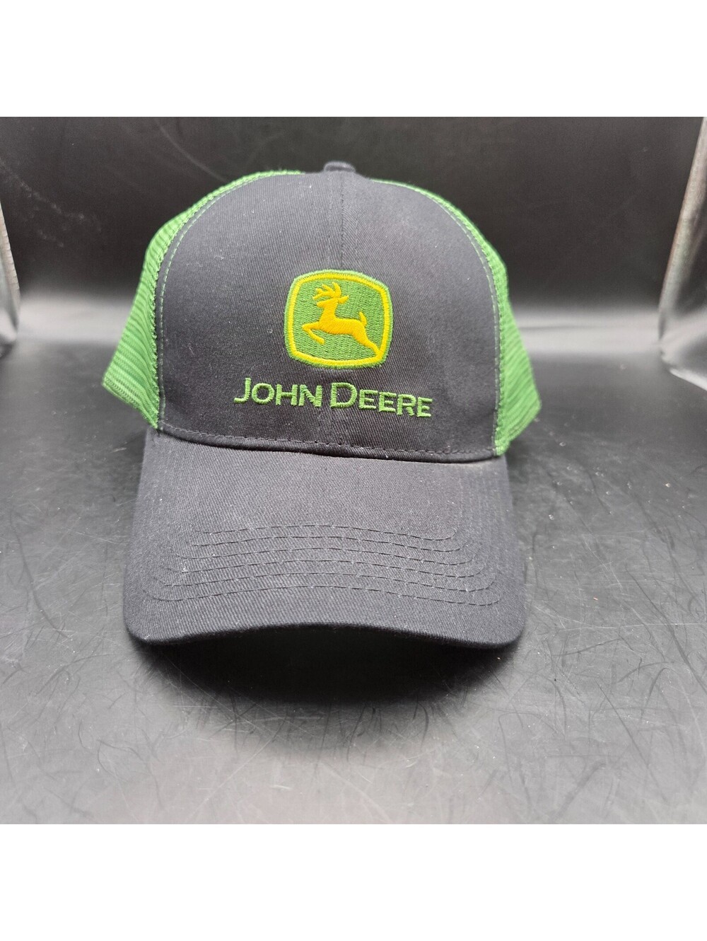 JOHN DEERE Black Green Mesh Trucker Hat Snapback Logo Cap New Without Tags